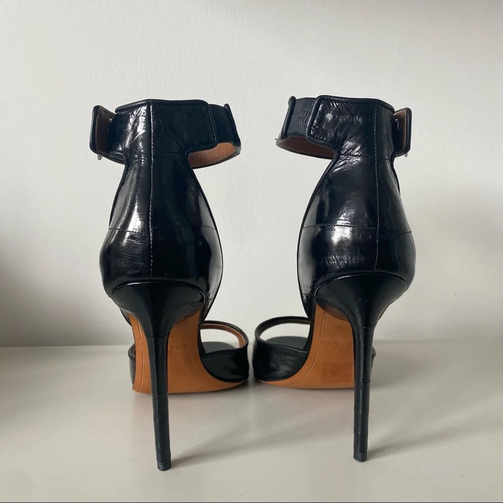 Givenchy Shark Lock Black Eel Print Calf Leather Heel Sandals 37.5 - Picture 5 of 10